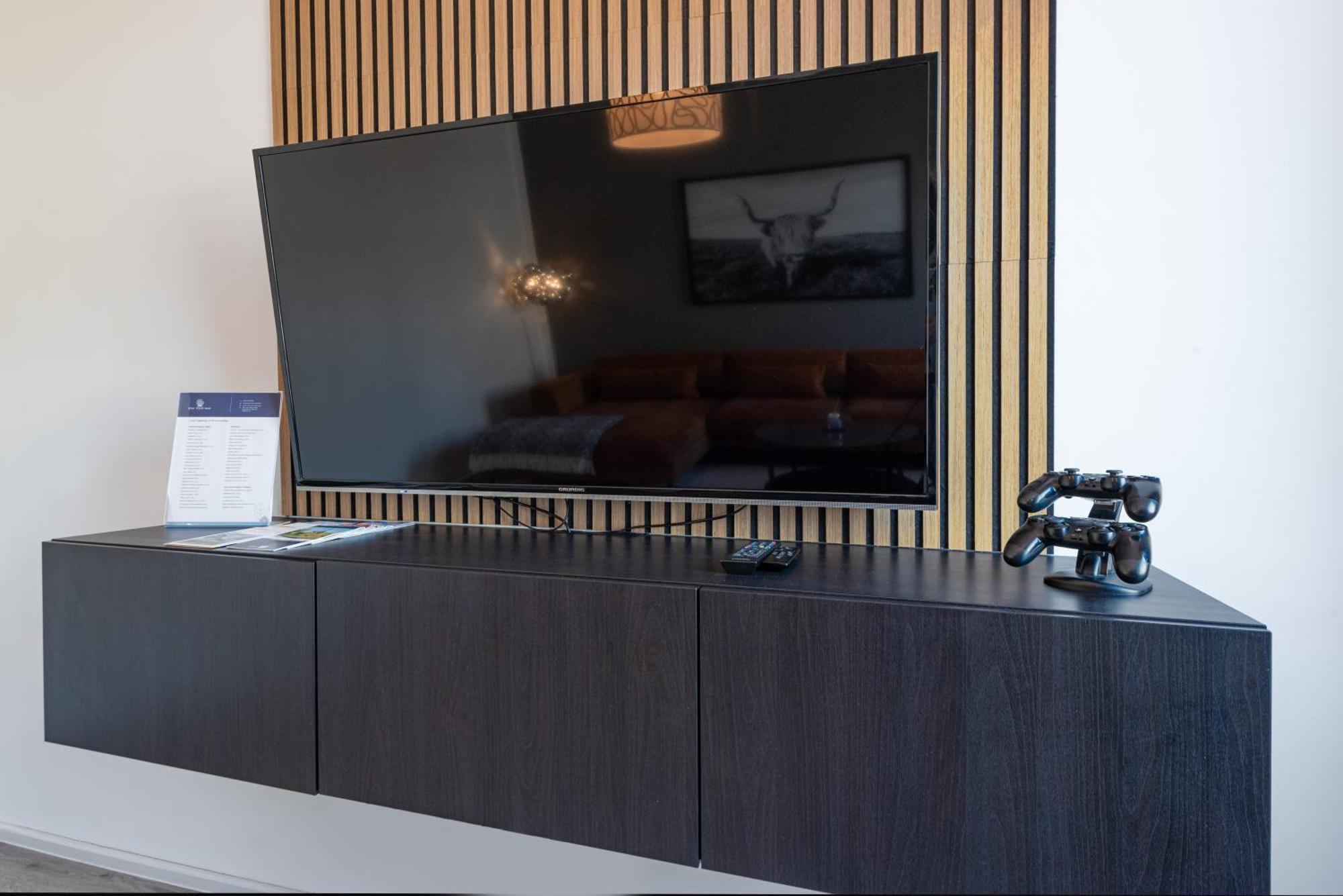 Modernes Mit Garage & Ps4 Von Your Way Essen